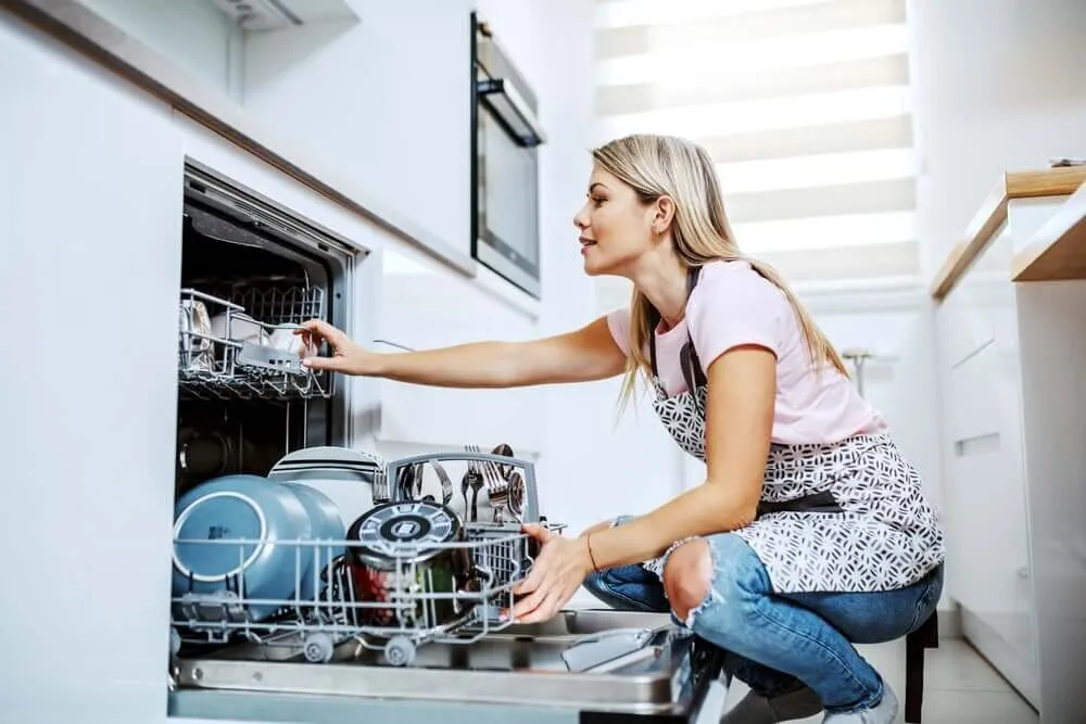 What home remedy gets rid of limescale
