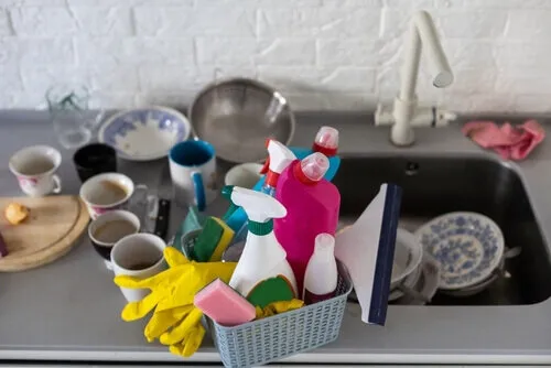 How can I clean my kitchen quickly