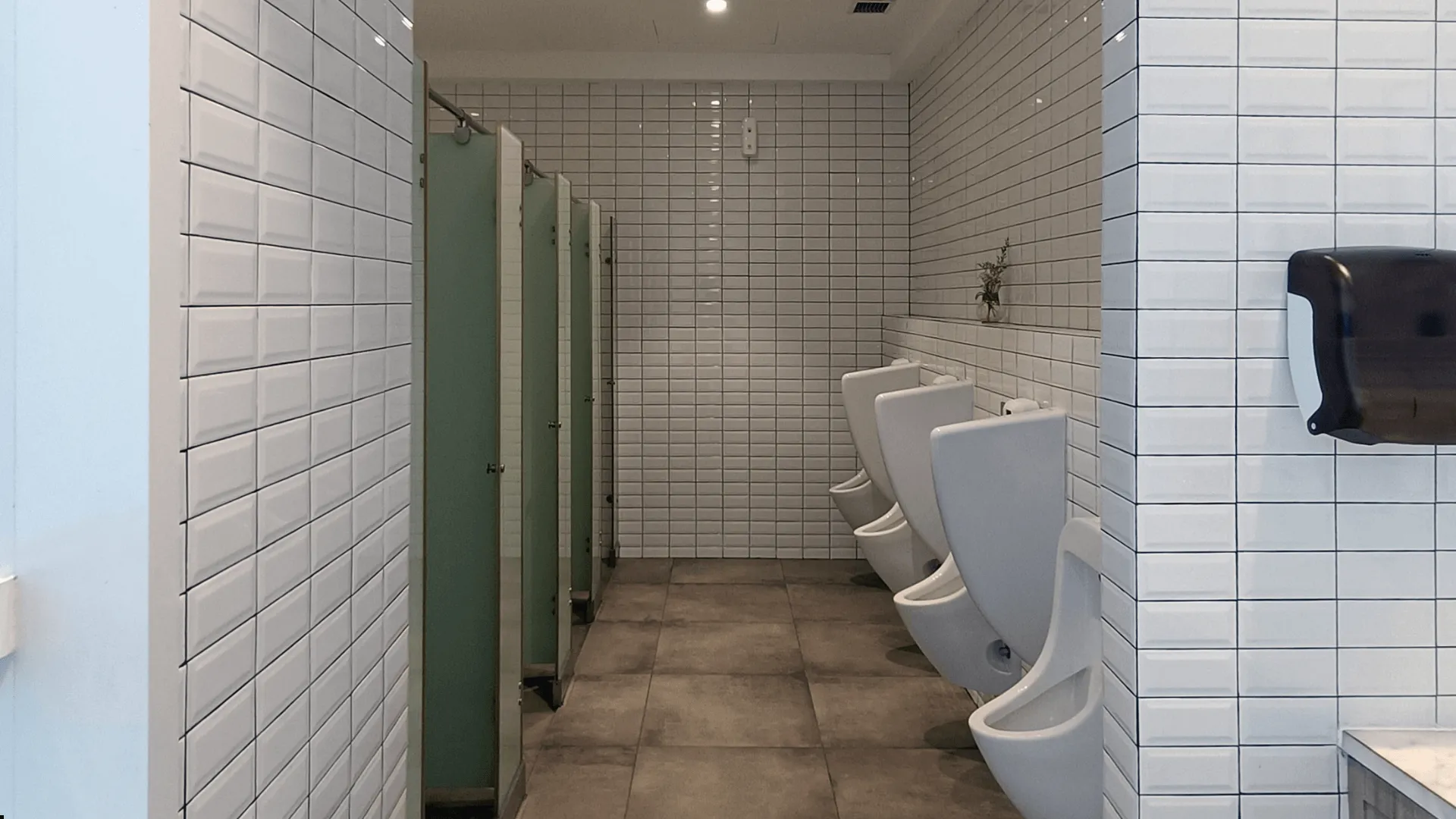 Restaurant Restroom Cleaning & Sanitation