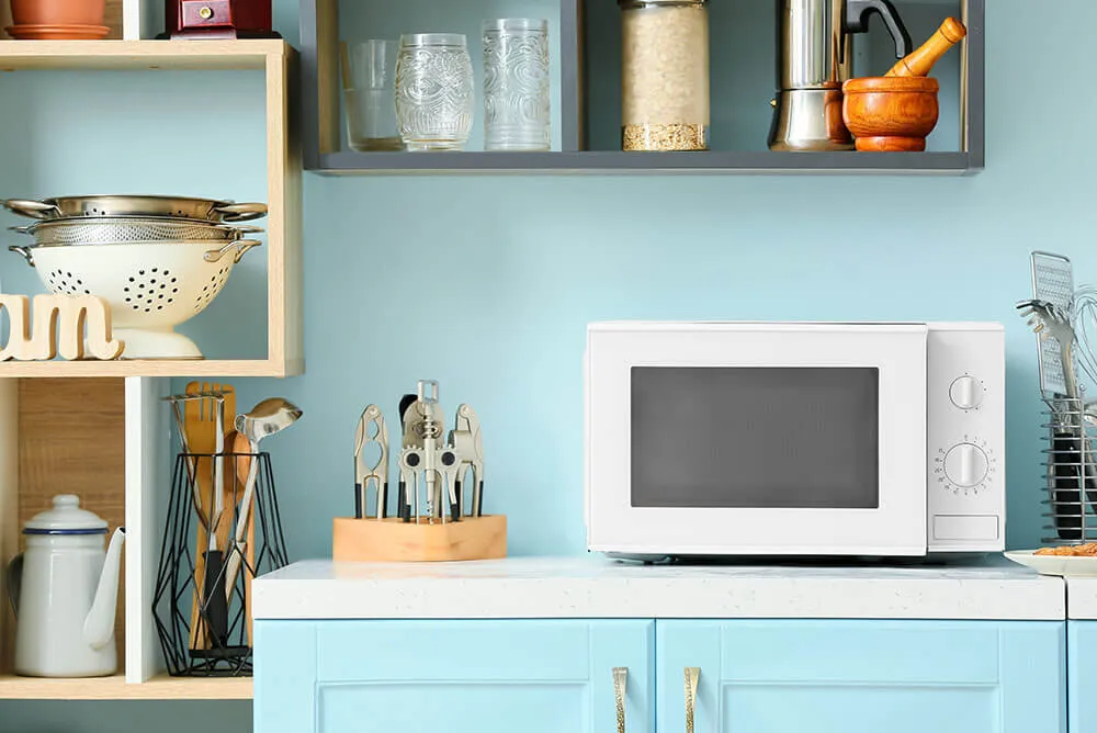How to Clean a Microwave Oven Quickly